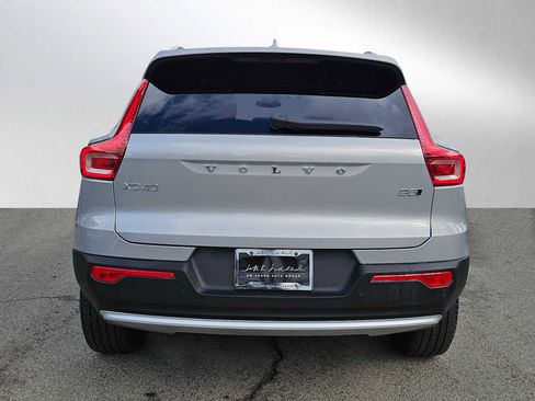 Used 2025 Volvo XC40 B5 Plus w/ Climate Package image 4