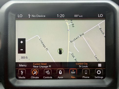 Used 2018 Jeep Wrangler Unlimited Sahara AWD/4WD image 19