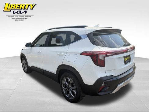 Used 2024 Kia Seltos S AWD/4WD image 5