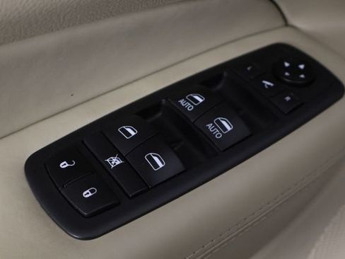 Used 2021 Jeep Grand Cherokee Overland AWD/4WD image 20