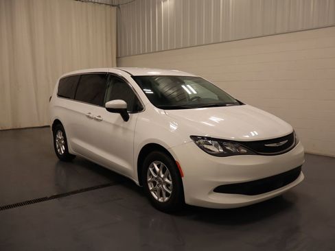 Certified 2023 Chrysler Voyager LX FWD image 1