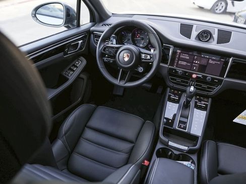 Certified 2026 Porsche Macan Turbo AWD/4WD image 37