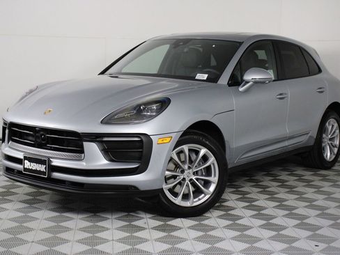 Certified 2026 Porsche Macan AWD/4WD image 35