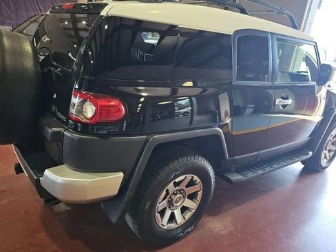 Used 2014 Toyota FJ Cruiser 4WD w/ Upgrade Package image 5