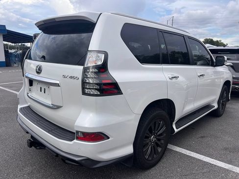 Used 2023 Lexus GX 460 Premium w/ Accessory Package AWD/4WD image 4