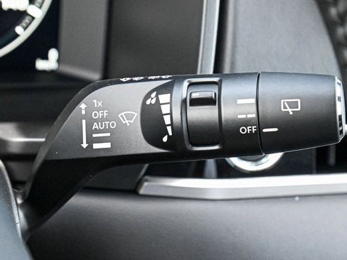 New 2024 Mitsubishi Outlander SE image 32