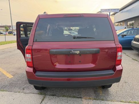 Used 2014 Jeep Patriot Sport FWD image 21