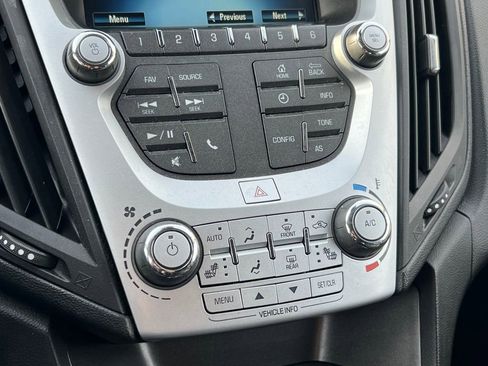 Used 2017 Chevrolet Equinox LT w/ Convenience Package image 26