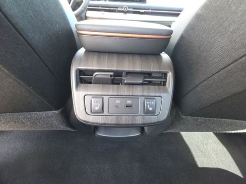 Used 2024 Nissan Ariya AWD image 25