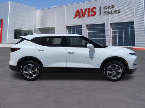 Used 2025 Chevrolet Blazer LT FWD image 5