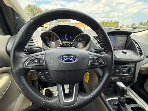 Used 2017 Ford Escape SE w/ SE Leather Comfort Package FWD image 24