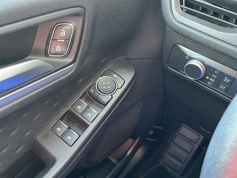 Used 2020 Ford Escape SE image 26