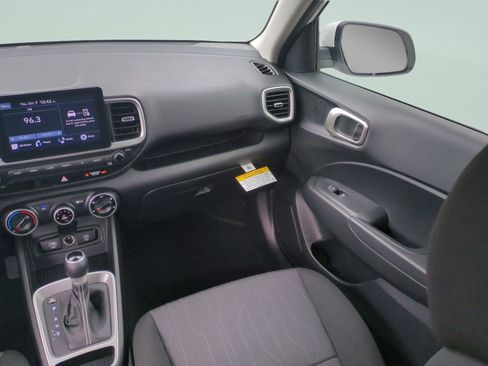 New 2026 Hyundai Venue SE FWD image 16