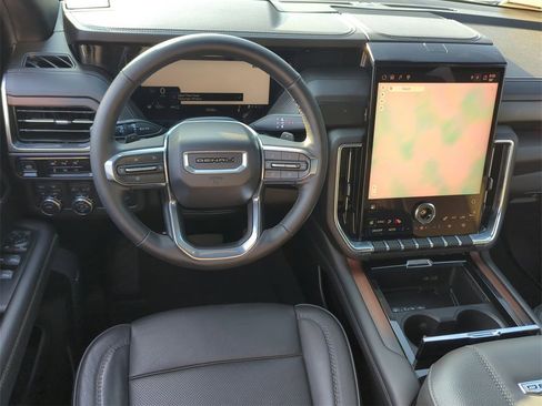 Certified 2025 GMC Yukon Denali image 29