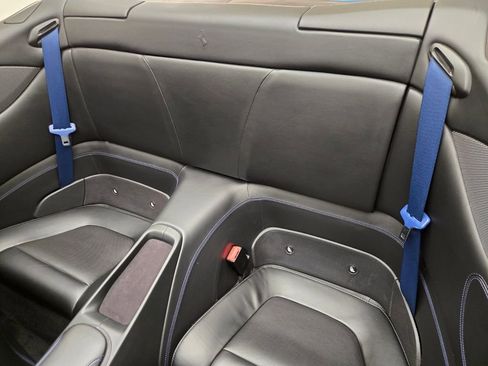 Used 2019 Ferrari Portofino image 18