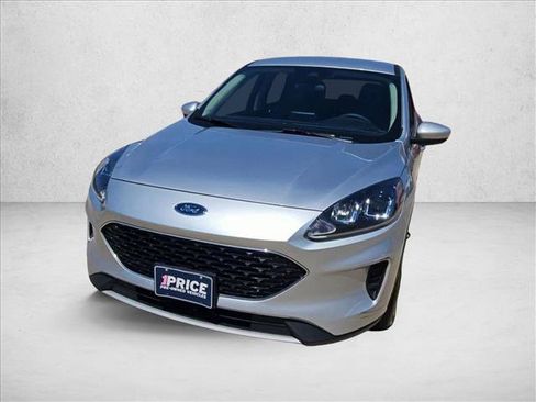 Used 2020 Ford Escape SE FWD image 3