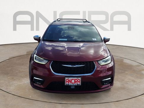 Used 2021 Chrysler Pacifica Limited w/ Uconnect Theater Family Group AWD/4WD image 5