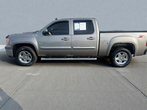 Used 2013 GMC Sierra 1500 SLE w/ All-Terrain Package image 2