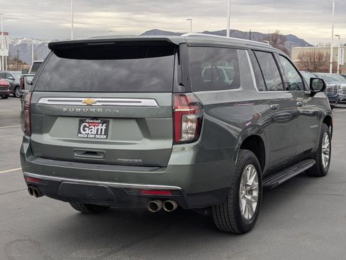 Used 2023 Chevrolet Suburban Premier image 3