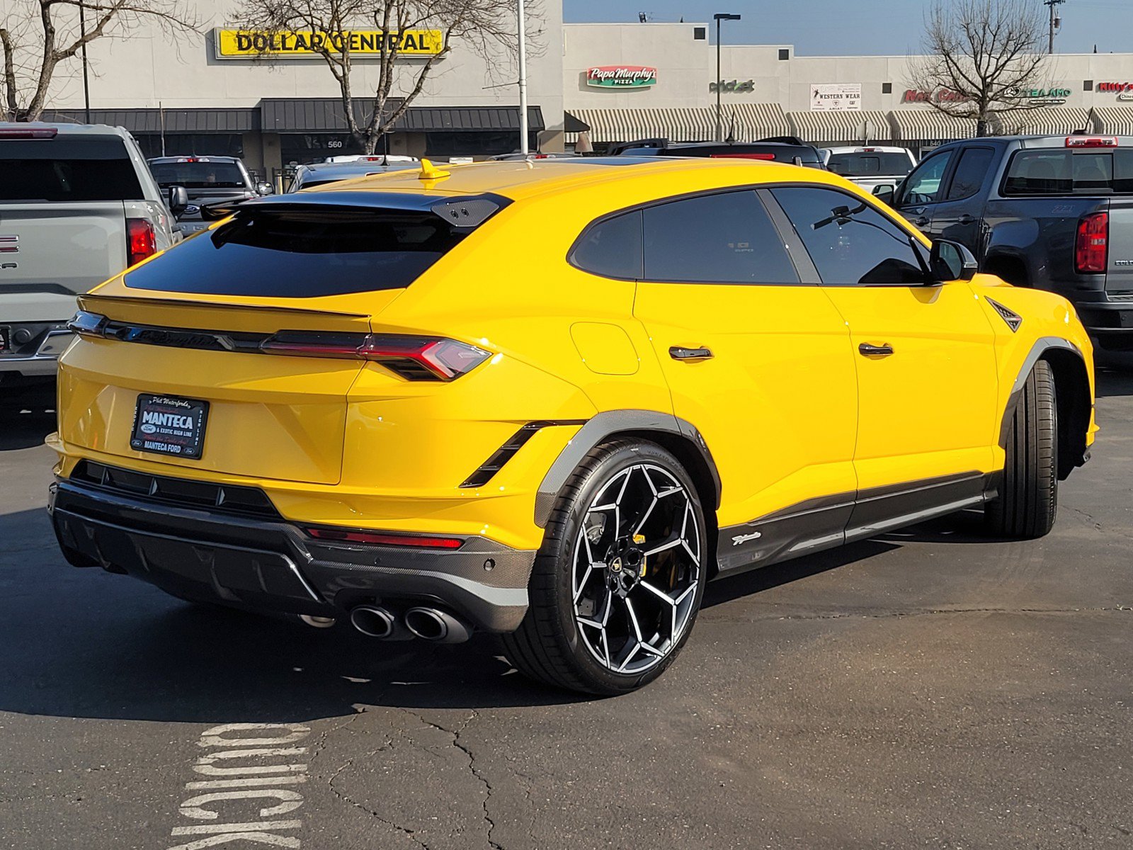Used 2024 Lamborghini Urus Performante AWD/4WD image 4