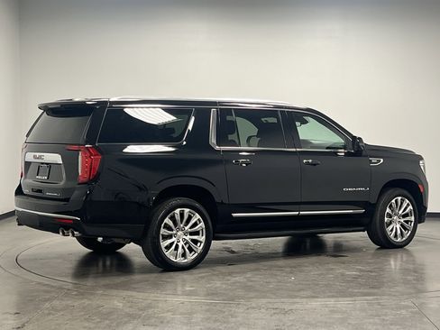 Used 2024 GMC Yukon XL Denali image 8