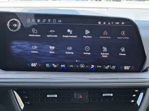 New 2025 Chevrolet Suburban Premier image 4