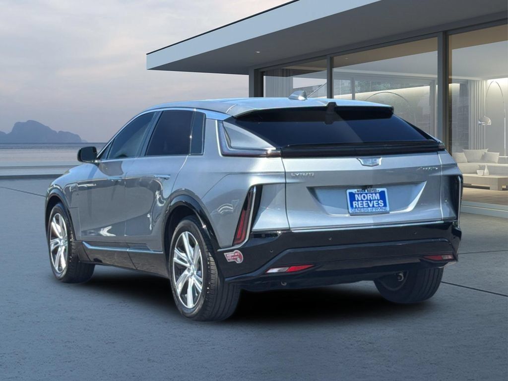 Used 2024 Cadillac Lyriq Tech AWD/4WD image 6