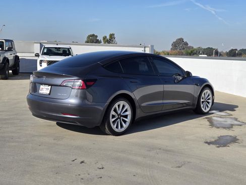 Used 2021 Tesla Model 3 Long Range image 4