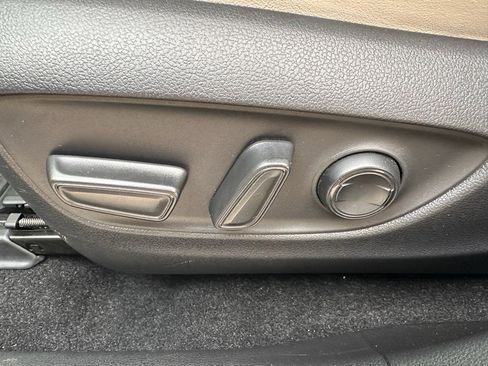 Used 2022 Toyota RAV4 XLE Premium image 12