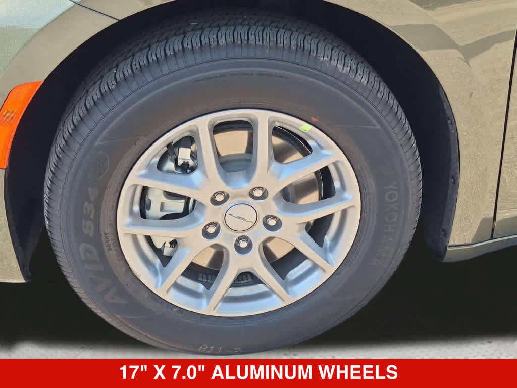 New 2027 Chrysler Pacifica Select FWD image 13