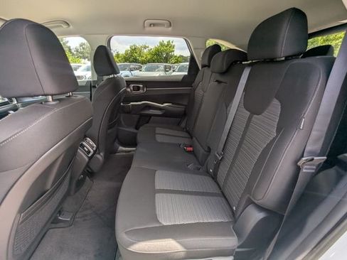 New 2026 Kia Sorento LX FWD image 16