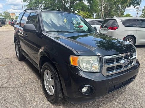 Used 2009 Ford Escape XLT AWD/4WD image 3