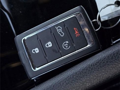 Used 2022 Jeep Grand Cherokee L Overland w/ Luxury Tech Group IV image 38