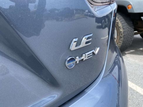 Used 2025 Toyota Corolla LE FWD image 10