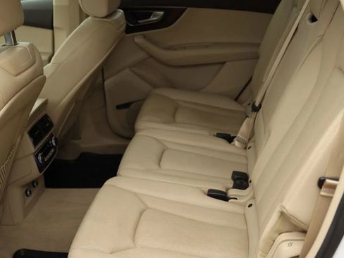 Used 2018 Audi Q7 3.0T Prestige w/ Prestige Package image 34