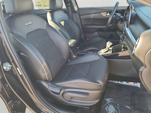 Used 2023 Kia Forte GT-Line w/ GT-Line Premium Package image 7