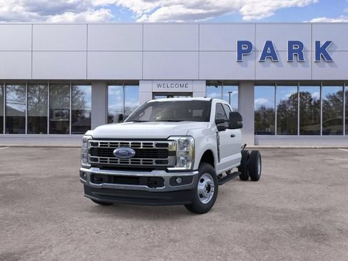New 2026 Ford F350 XL w/ XL Chrome Package AWD/4WD image 3