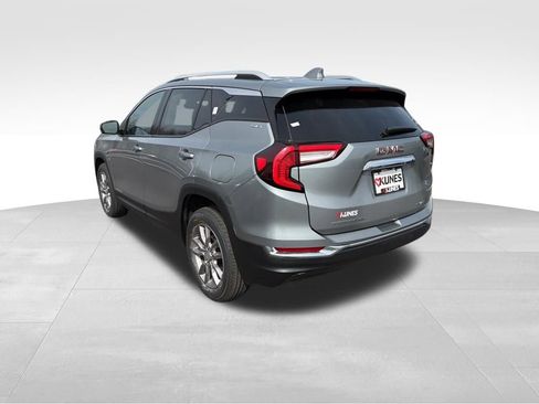 Used 2024 GMC Terrain SLT AWD/4WD image 7