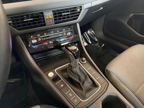 Used 2025 Volkswagen Jetta SE image 35