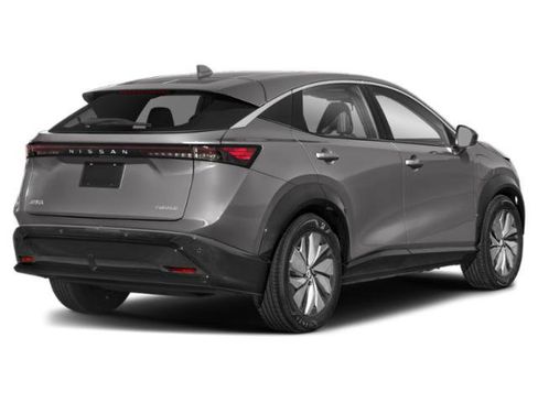 Used 2023 Nissan Ariya AWD image 2