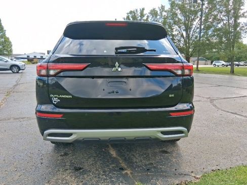 Used 2024 Mitsubishi Outlander image 4