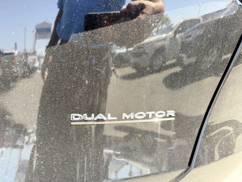 Used 2022 Tesla Model Y Performance AWD/4WD image 40