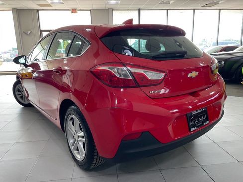 Used 2017 Chevrolet Cruze LT w/ Convenience Package image 5