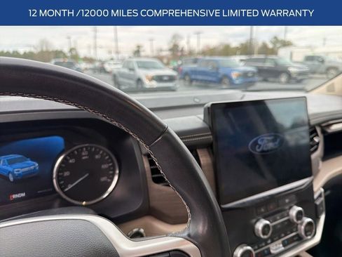 Used 2024 Ford Expedition Limited image 5