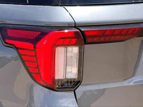 New 2026 Ford Explorer Active RWD image 14
