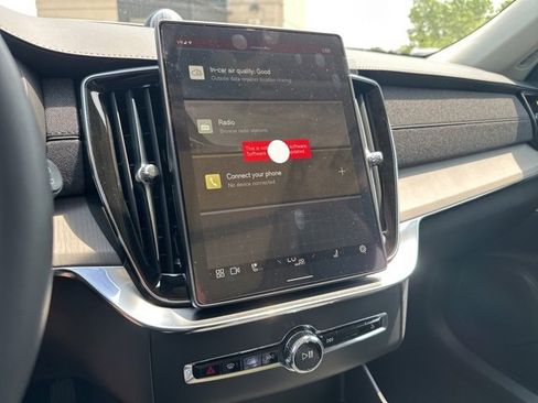 Used 2025 Volvo XC90 B6 Ultra w/ Lounge Package image 16