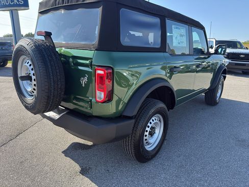 New 2025 Ford Bronco 4-Door image 5