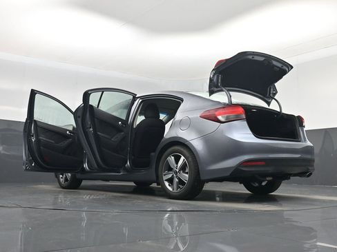 Used 2018 Kia Forte S image 59