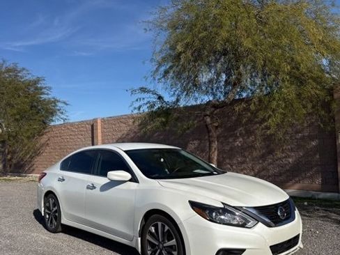 Used 2016 Nissan Altima 2.5 SR image 3