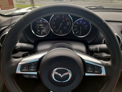 Used 2023 MAZDA MX-5 Miata Grand Touring RWD image 25